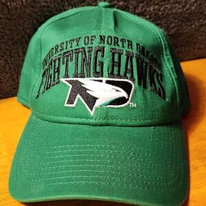 New Era North Dakota Fighting Hawks Sliderback Hat - NWOT